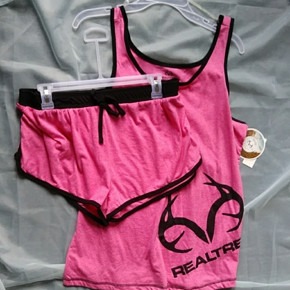 Realtree NWT Shorts Set Pink